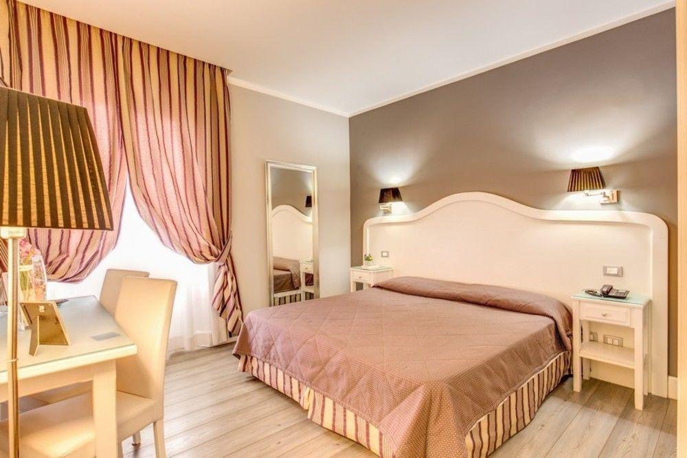Castrense Couette-café 2*